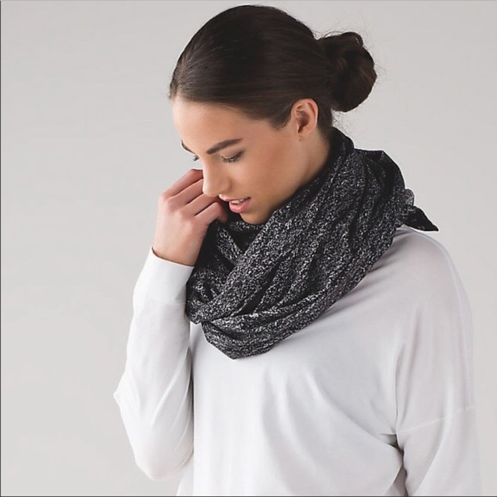 Lululemon Vinyasa Scarf Wrap